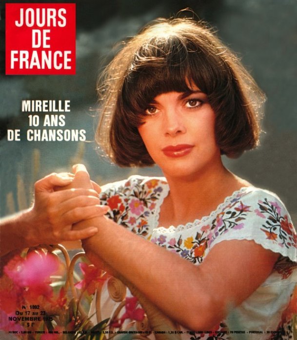 8x10 photo Mireille Mathieu smiling 