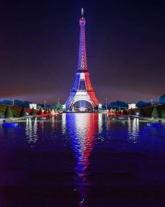 TOUR EIFFEL BLEU BLANC ROUGE